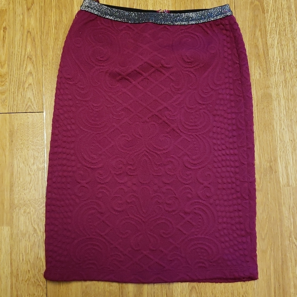 ANTHRO Moulinette Soeurs embossed berry pencil skirt sz sm